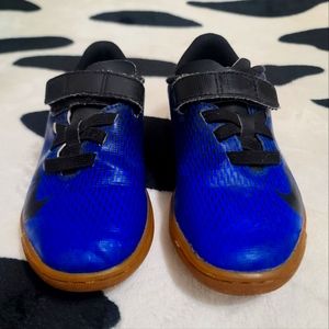 Little boy indoor soccer shoes